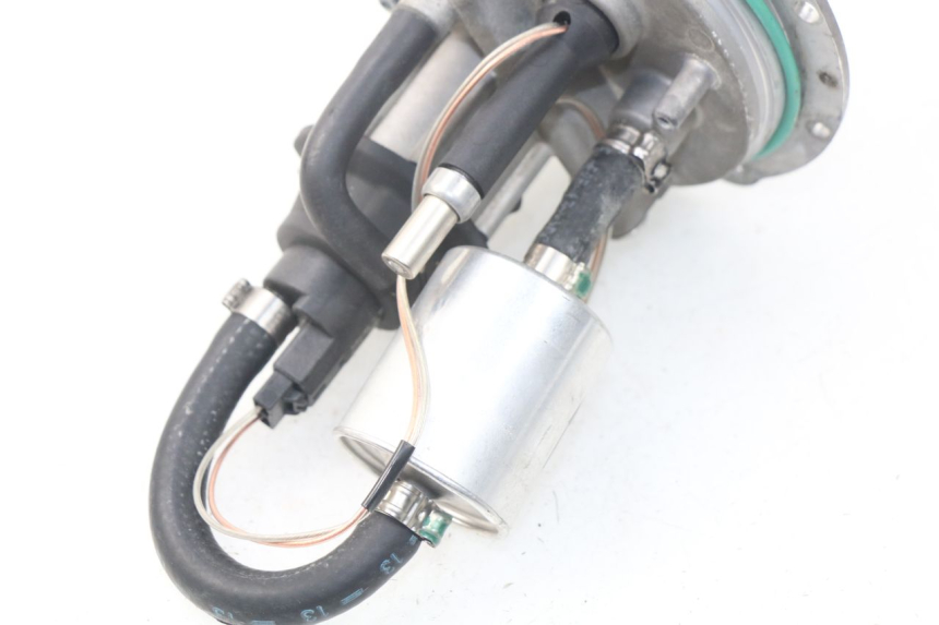 photo de POMPE A ESSENCE MV AGUSTA BRUTALE R WALLY 910 (2008 - 2008)