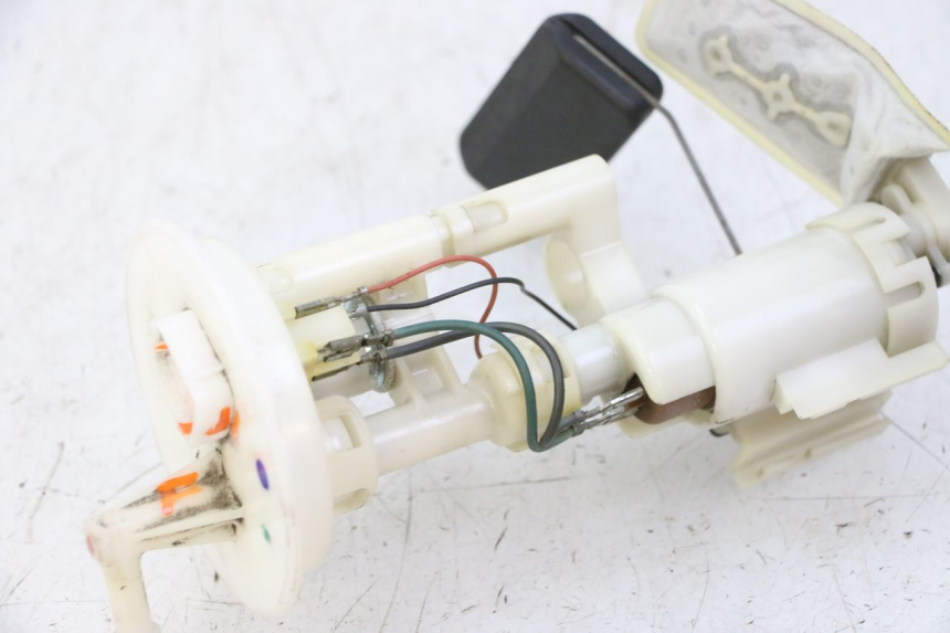 photo de POMPE A ESSENCE SUZUKI BURGMAN 125 (2007 - 2014)