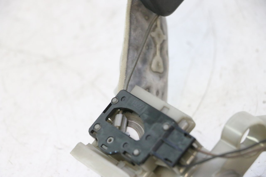 photo de POMPE A ESSENCE SUZUKI BURGMAN 125 (2007 - 2014) - Gros plan technique