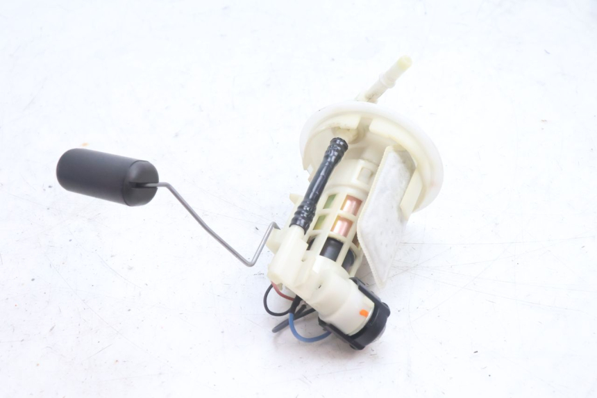 photo de POMPE A ESSENCE YAMAHA BW'S BWS 125 (2010 - 2013) - Autre angle de vue