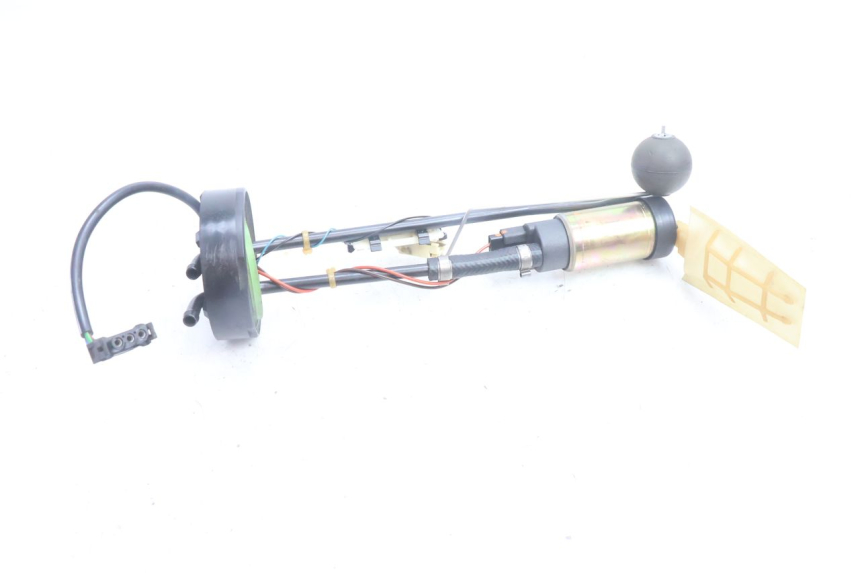 photo de POMPE A ESSENCE BMW C1 125 (2000 - 2003) - Autre angle de vue