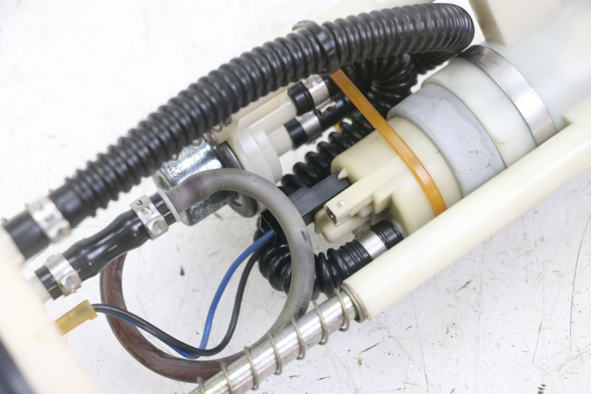 photo de POMPE A ESSENCE PEUGEOT ELYSTAR 125 (2002 - 2007)