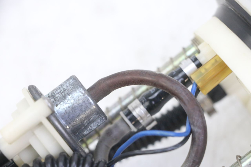 photo de POMPE A ESSENCE PEUGEOT ELYSTAR 125 (2002 - 2007)
