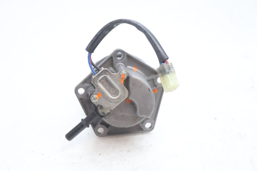 photo de POMPE A ESSENCE KAWASAKI ER-6 ER6 N 650 (2005 - 2009) - Gros plan technique
