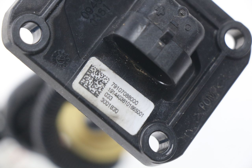 photo de POMPE A ESSENCE HUSQVARNA FC 350 (2019 - 2022) - Autre angle de vue