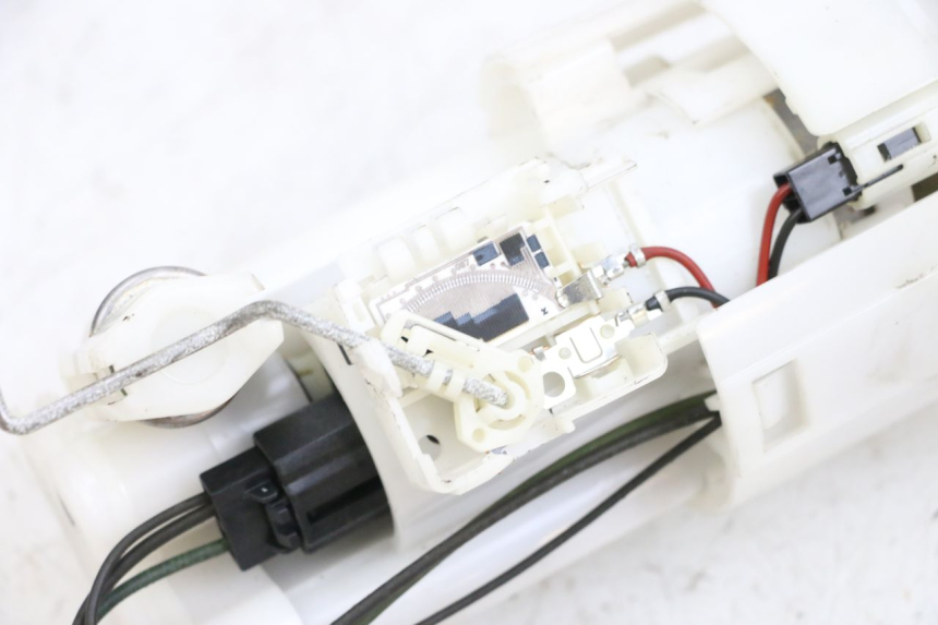 photo de POMPE A ESSENCE YAMAHA FJR ABS 1300 (2006 - 2012) - État de surface