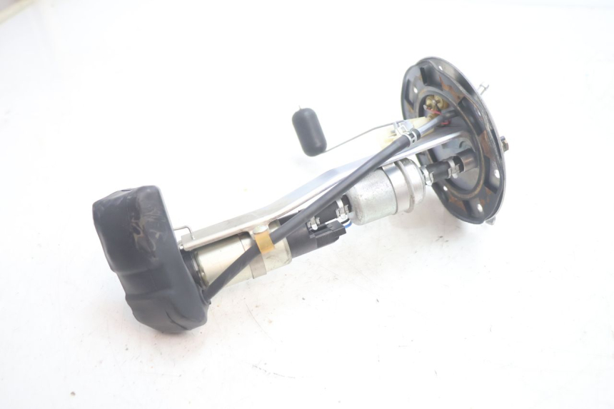 photo de POMPE A ESSENCE HONDA FJS SILVER WING SILVERWING 400 (2005 - 2008) - Gros plan technique