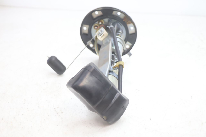 photo de POMPE A ESSENCE HONDA FJS SILVER WING SILVERWING 400 (2005 - 2008) - Gros plan technique