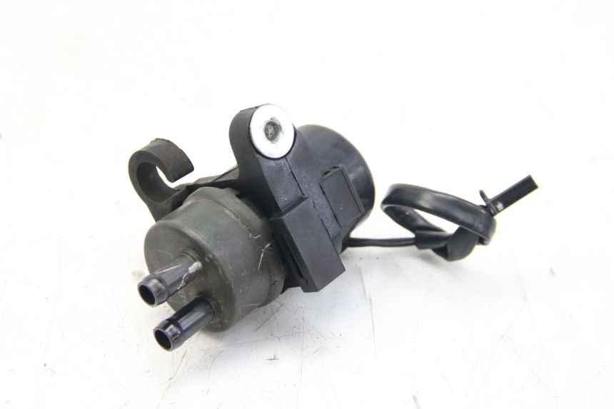 photo de POMPE A ESSENCE YAMAHA FZS FAZER 600 (2001 - 2003) - Vue principale