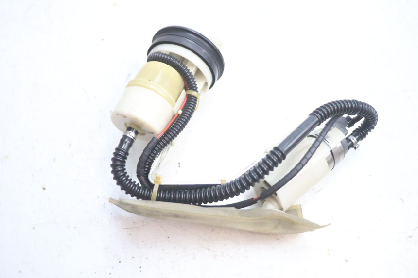 photo de POMPE A ESSENCE GILERA GP 800 (2007 - 2013) - Vue principale
