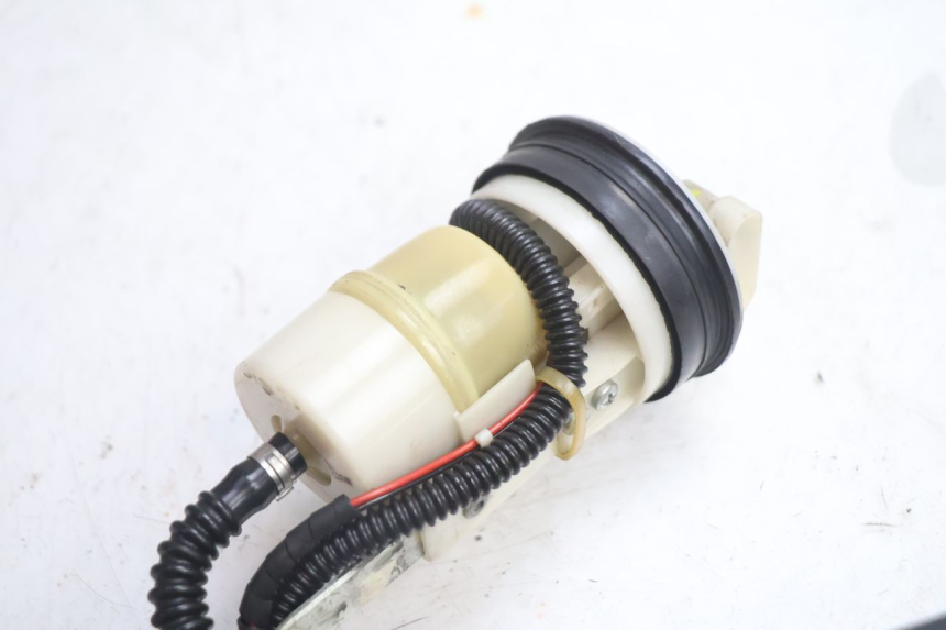 photo de POMPE A ESSENCE GILERA GP 800 (2007 - 2013) - Détail de la pièce