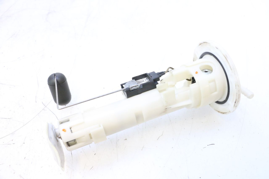 photo de POMPE A ESSENCE SYM GTS EVO 125 (2009 - 2013) - Gros plan technique