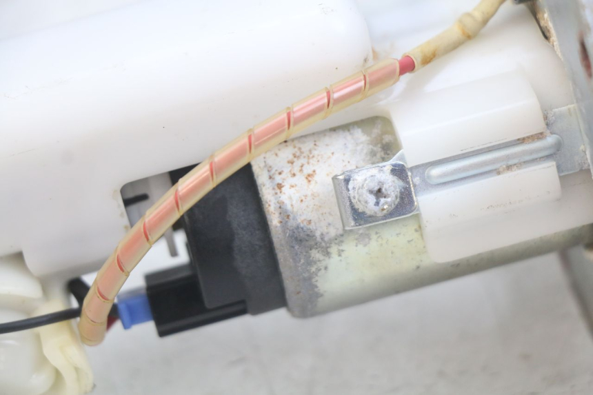 photo de POMPE A ESSENCE KAWASAKI Z 750 (2007 - 2013)