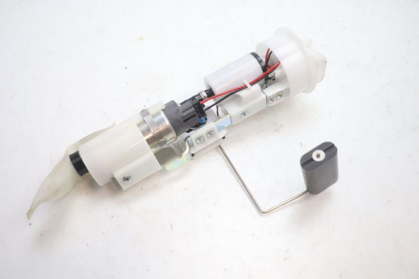 photo de POMPE A ESSENCE PIAGGIO MP3 HPE 530 (2022 - 2026) - Autre angle de vue