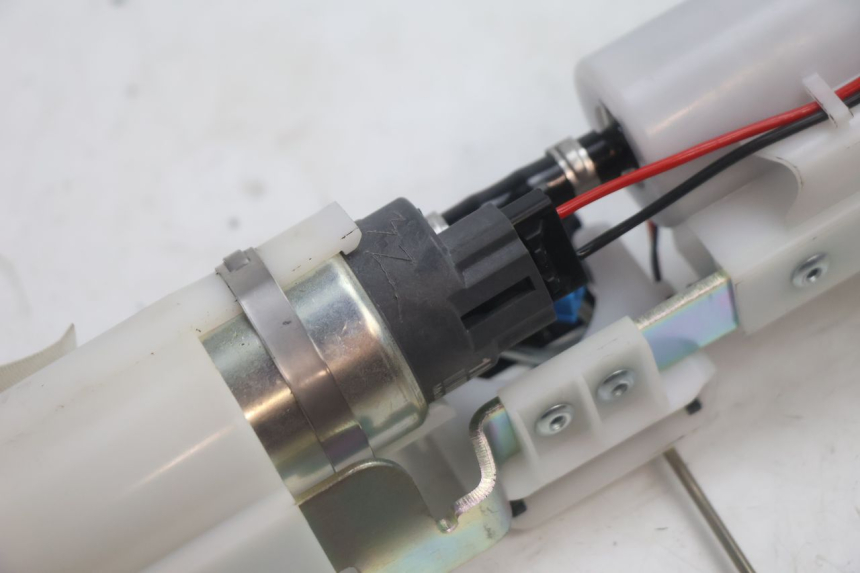 photo de POMPE A ESSENCE PIAGGIO MP3 HPE 530 (2022 - 2026) - Gros plan technique
