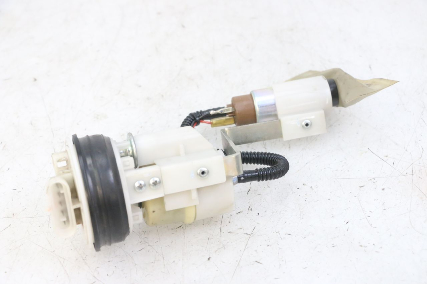 photo de POMPE A ESSENCE PIAGGIO MP3 LT 300 (2010 - 2016)