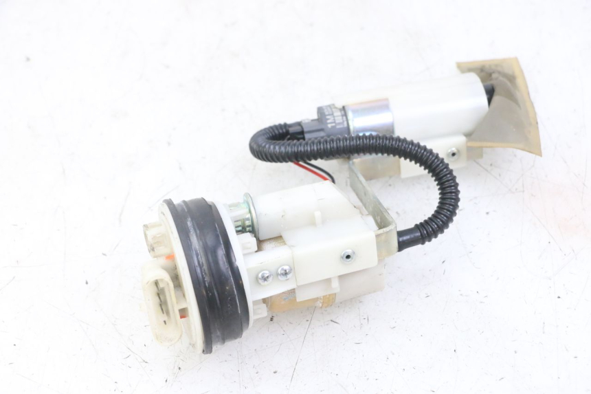 photo de POMPE A ESSENCE PIAGGIO MP3 LT 400 (2007 - 2012)