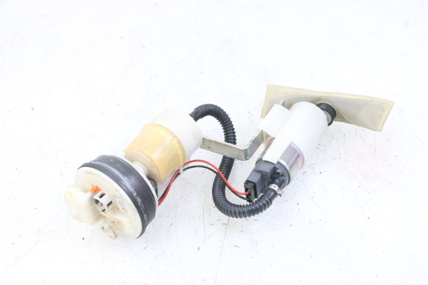photo de POMPE A ESSENCE PIAGGIO MP3 LT 400 (2007 - 2012)