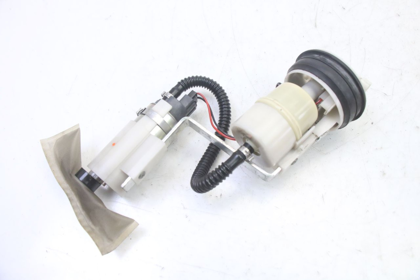 photo de POMPE A ESSENCE PIAGGIO MP3 500 (2011 - 2015)