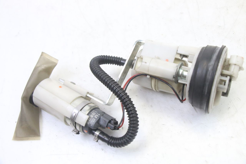 photo de POMPE A ESSENCE PIAGGIO MP3 500 (2011 - 2015)