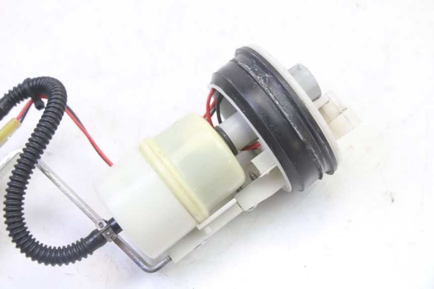 photo de POMPE A ESSENCE PIAGGIO MP3 RL 250 (2007 - 2010)