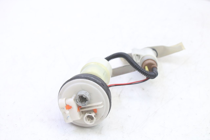 photo de POMPE A ESSENCE PIAGGIO MP3 RL 250 (2007 - 2010)