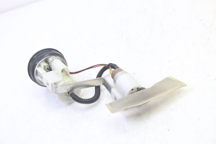 photo de POMPE A ESSENCE PIAGGIO MP3 RL 250 (2007 - 2010)