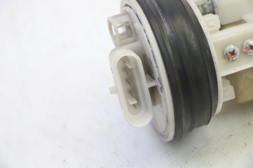 photo de POMPE A ESSENCE PIAGGIO MP3 RL 250 (2007 - 2010)