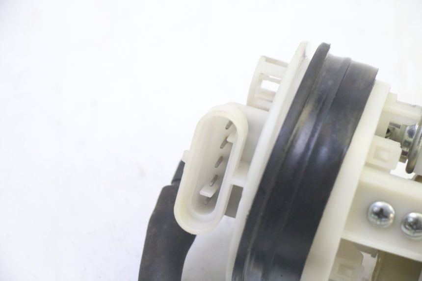 photo de POMPE A ESSENCE PIAGGIO MP3 RL 250 (2007 - 2010) - Vue d’ensemble