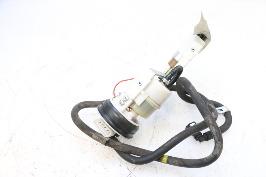 photo de POMPE A ESSENCE PIAGGIO MP3 RL 250 (2006 - 2010) - Autre angle de vue