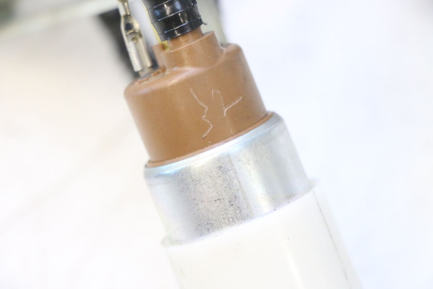 photo de POMPE A ESSENCE PIAGGIO MP3 RL 250 (2006 - 2010) - Marquages et références