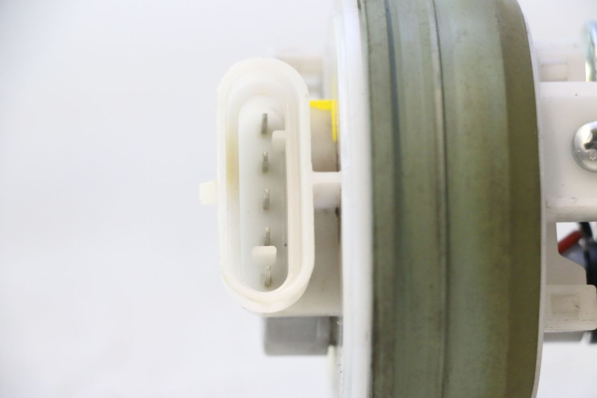 photo de POMPE A ESSENCE PIAGGIO MP3 500 (2016 - 2018) - Marquages et références