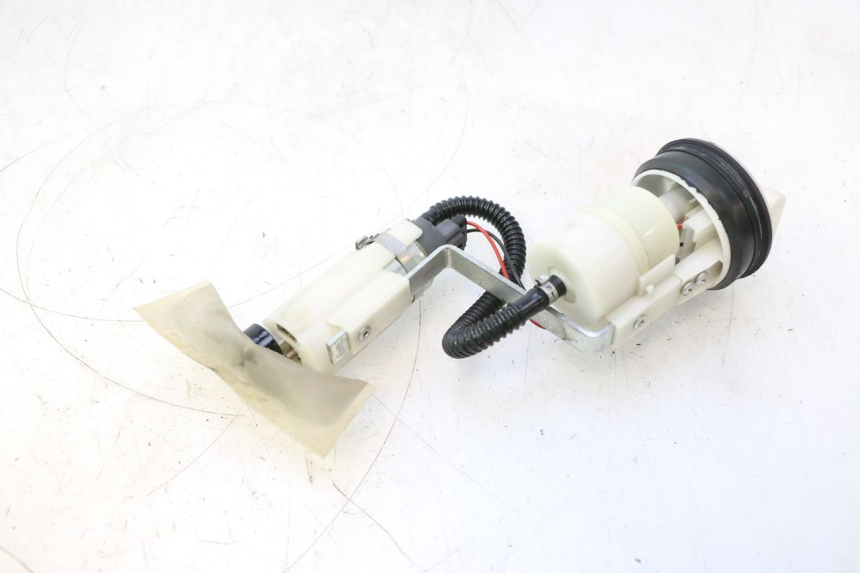 photo de POMPE A ESSENCE PIAGGIO MP3 500 (2011 - 2015) - Vue principale