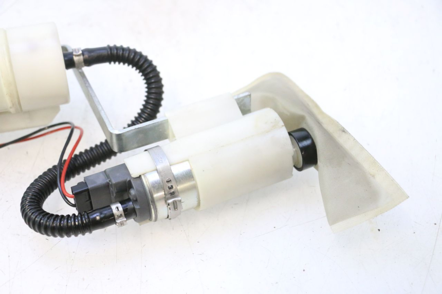 photo de POMPE A ESSENCE PIAGGIO MP3 500 (2011 - 2015) - Détails caractéristiques