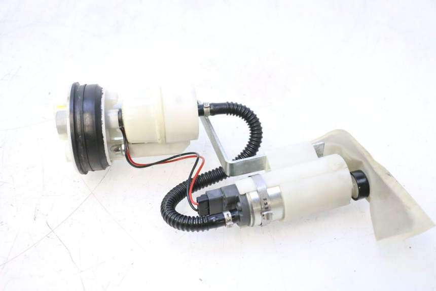 photo de POMPE A ESSENCE PIAGGIO MP3 500 (2011 - 2015) - Zoom composants