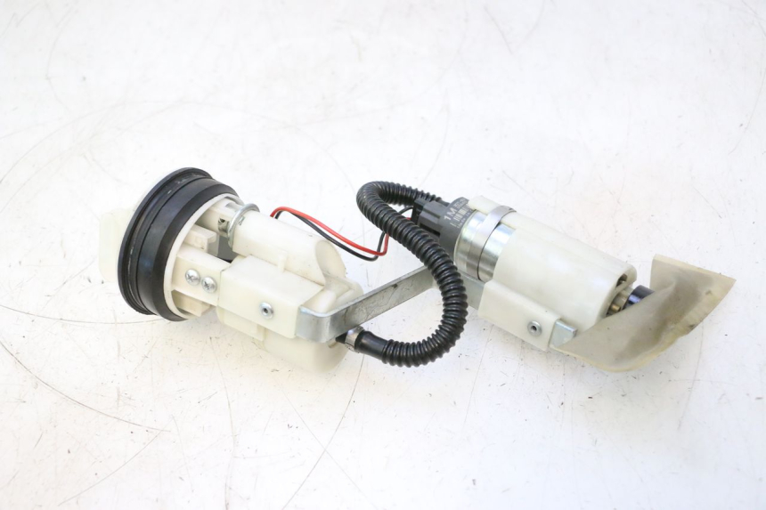 photo de POMPE A ESSENCE PIAGGIO MP3 500 (2011 - 2015) - Vue d’ensemble