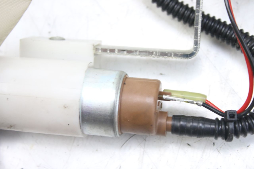 photo de POMPE A ESSENCE PIAGGIO MP3 RL 250 (2007 - 2010)