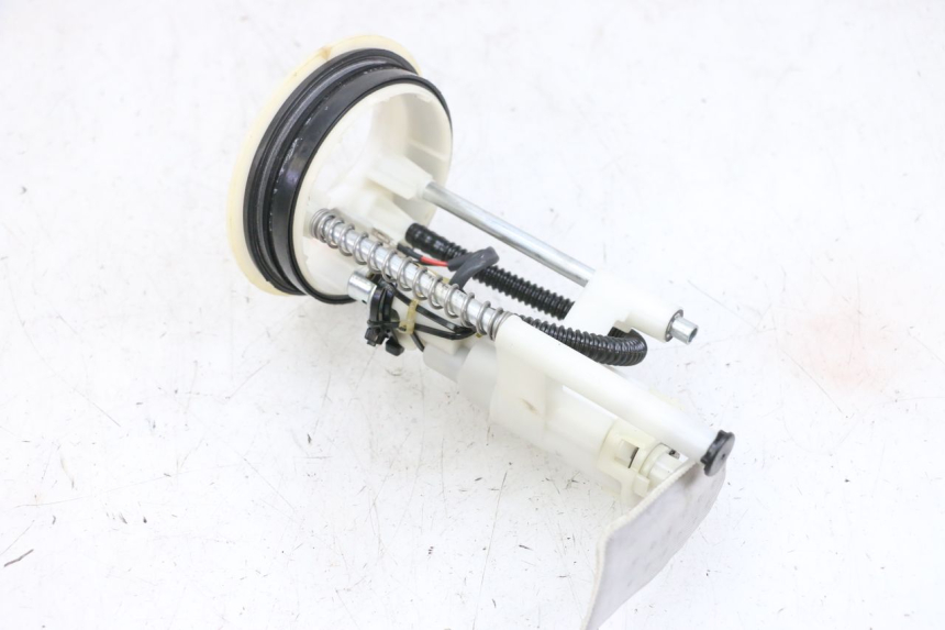 photo de POMPE A ESSENCE YAMAHA NEOS NEO'S 4T 50 (2008 - 2016) - Zoom état d’usage