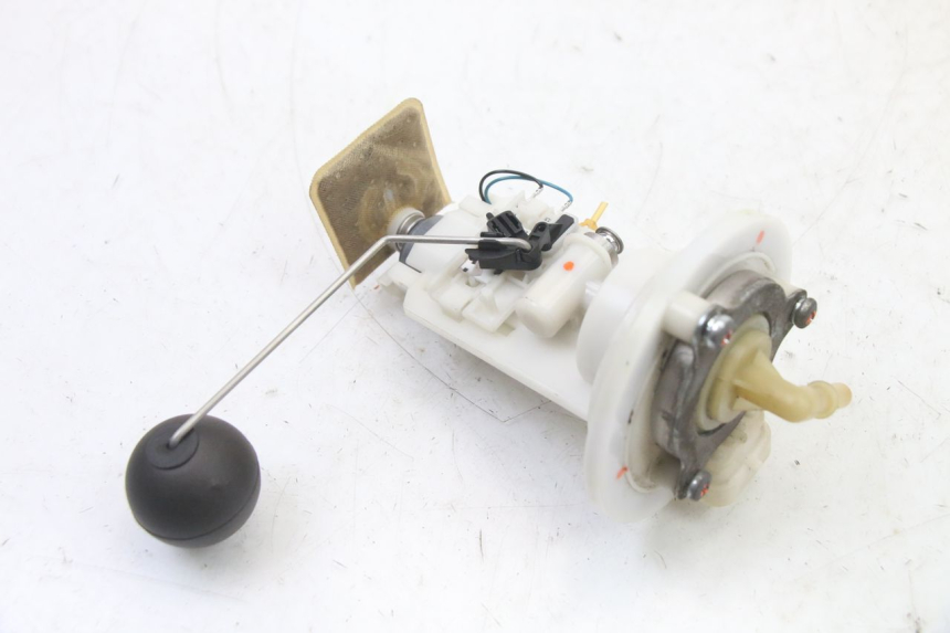 photo de POMPE A ESSENCE PEUGEOT CITYSTAR 125 (2011 - 2017)