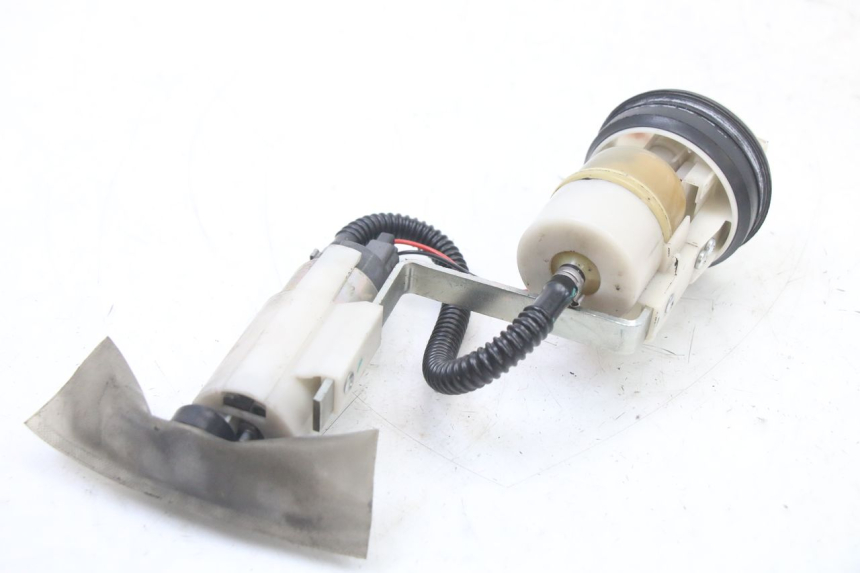 photo de POMPE A ESSENCE PIAGGIO MP3 LT 400 (2007 - 2012)