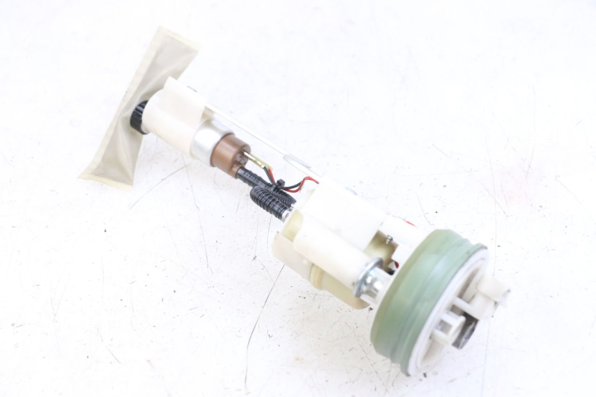photo de POMPE A ESSENCE PIAGGIO X10 125 (2012 - 2017)