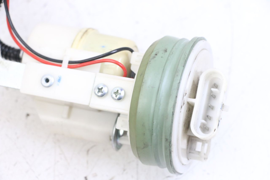 photo de POMPE A ESSENCE PIAGGIO X10 125 (2012 - 2017)