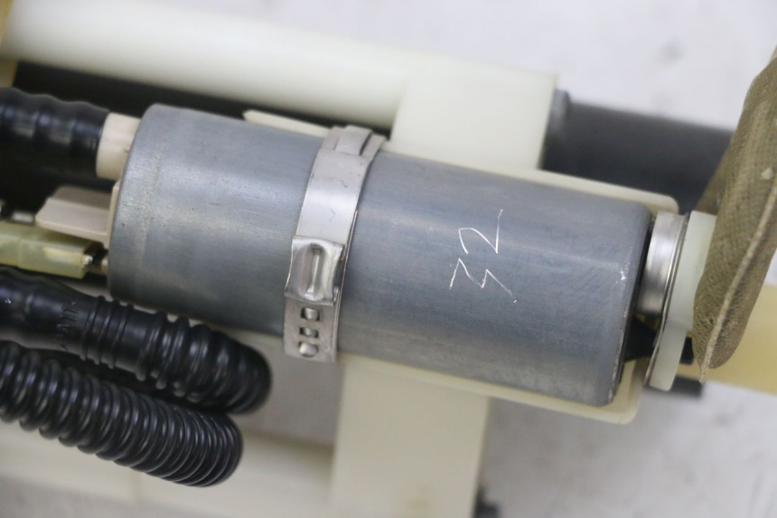 photo de POMPE A ESSENCE PEUGEOT SATELIS COMPRESSOR K15 125 (2006 - 2009)