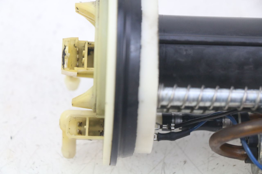 photo de POMPE A ESSENCE PEUGEOT SATELIS 125 (2006 - 2009) - État de surface