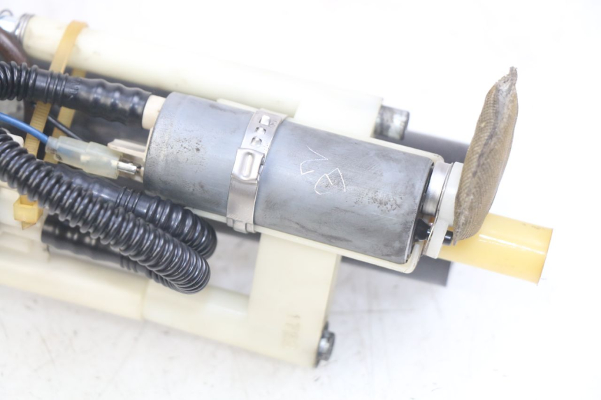 photo de POMPE A ESSENCE PEUGEOT SATELIS 125 (2006 - 2009) - Marquages et références