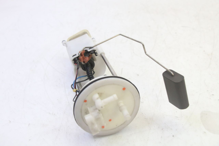 photo de POMPE A ESSENCE PEUGEOT SATELIS 125 (2013 - 2018)