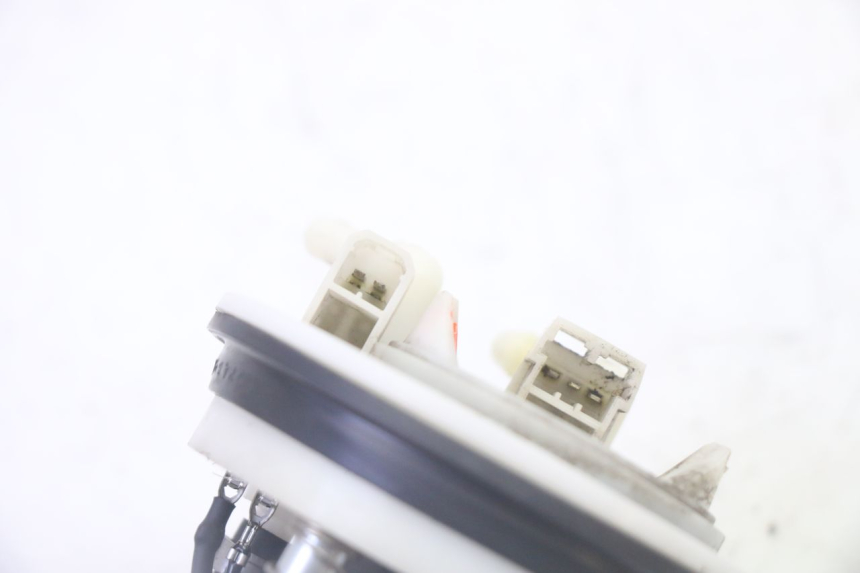 photo de POMPE A ESSENCE PEUGEOT SATELIS 125 (2010 - 2012)