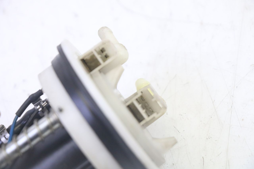 photo de POMPE A ESSENCE PEUGEOT SATELIS 125 (2013 - 2018)