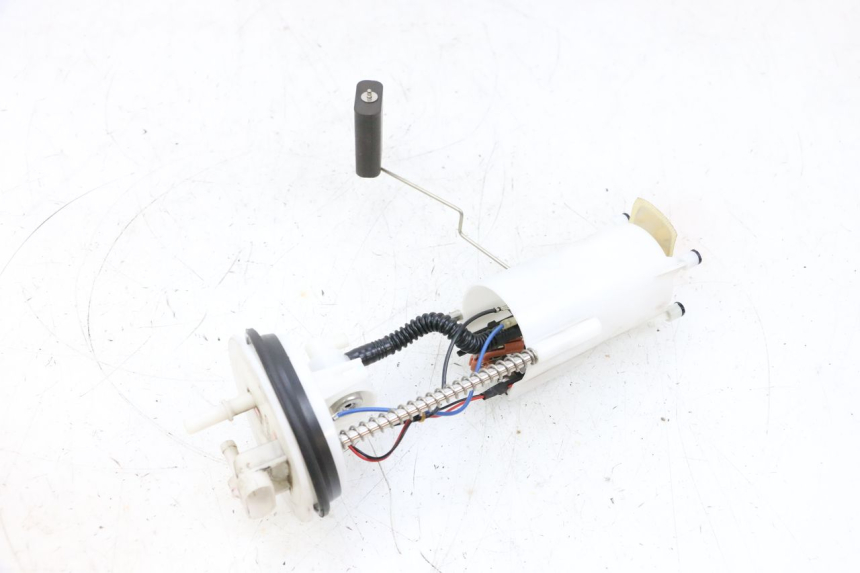 photo de POMPE A ESSENCE PEUGEOT SATELIS 125 (2013 - 2018) - État de surface