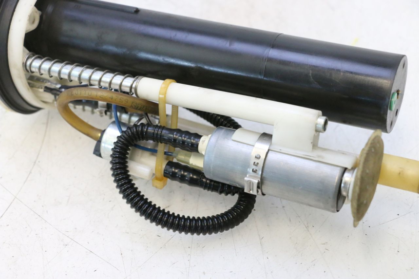 photo de POMPE A ESSENCE PEUGEOT SATELIS 125 (2013 - 2018) - Points de fixation